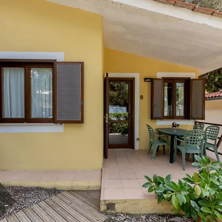 Villaggio Miramare ليفورنو